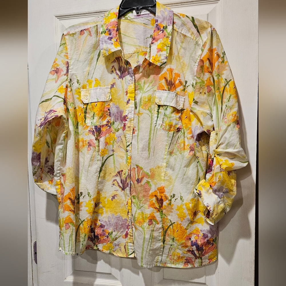 CALVIN KLEIN BUTTON UP SHIRT